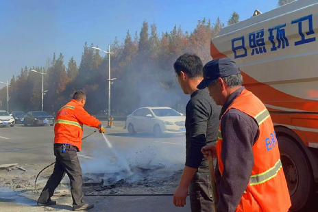 叮咚！環(huán)衛(wèi)洗掃車，秒變“消防車”