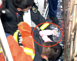 窗外傳來喊叫聲！4歲女童懸空卡頭……